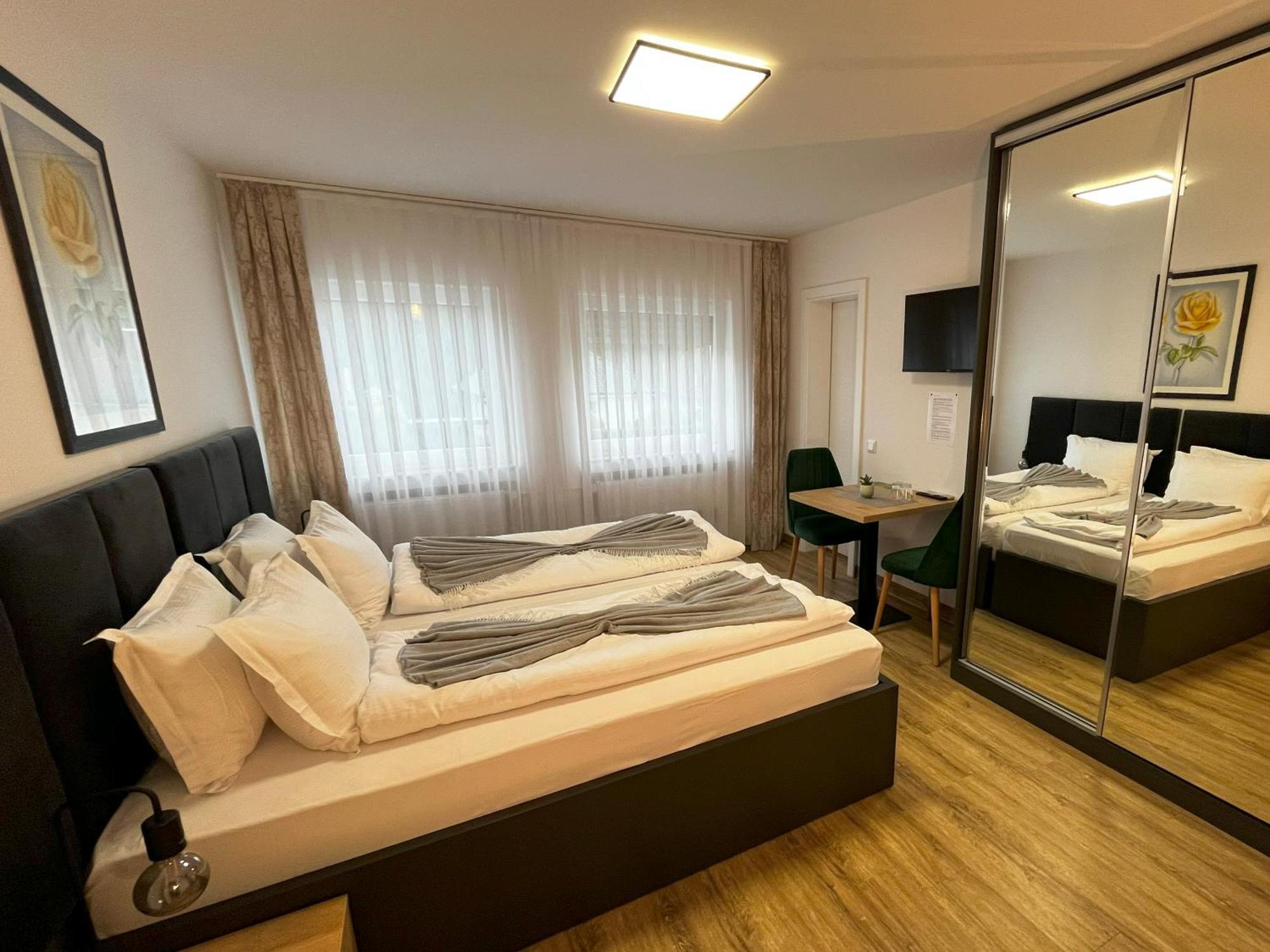 Haven Hotels - Hotel Dona Bergisch Gladbach Exterior photo
